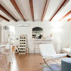 ** Alojamento de Acomodação e Pequeno-almoço Moscova Luxury Itália